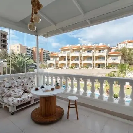 Apartment A Bright With A Pool *