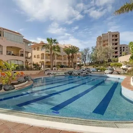 Apartment A Bright With A Pool *