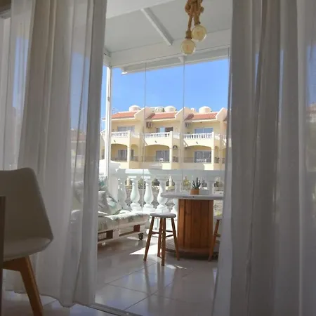 Apartment A Bright With A Pool *