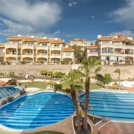 A Bright With A Pool Apartament San Miguel de Abona