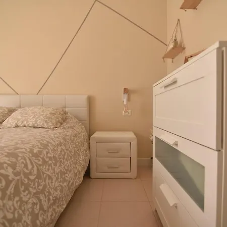 Apartamento A Bright With A Pool *