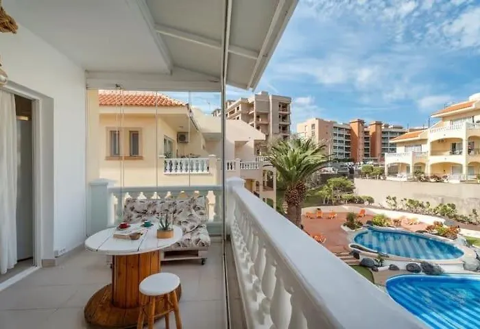 A Bright With A Pool Apartamento *