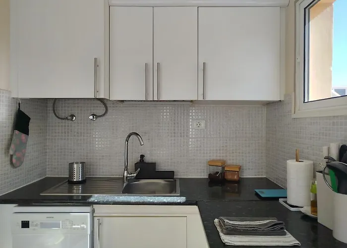 Apartamento A Bright With A Pool *